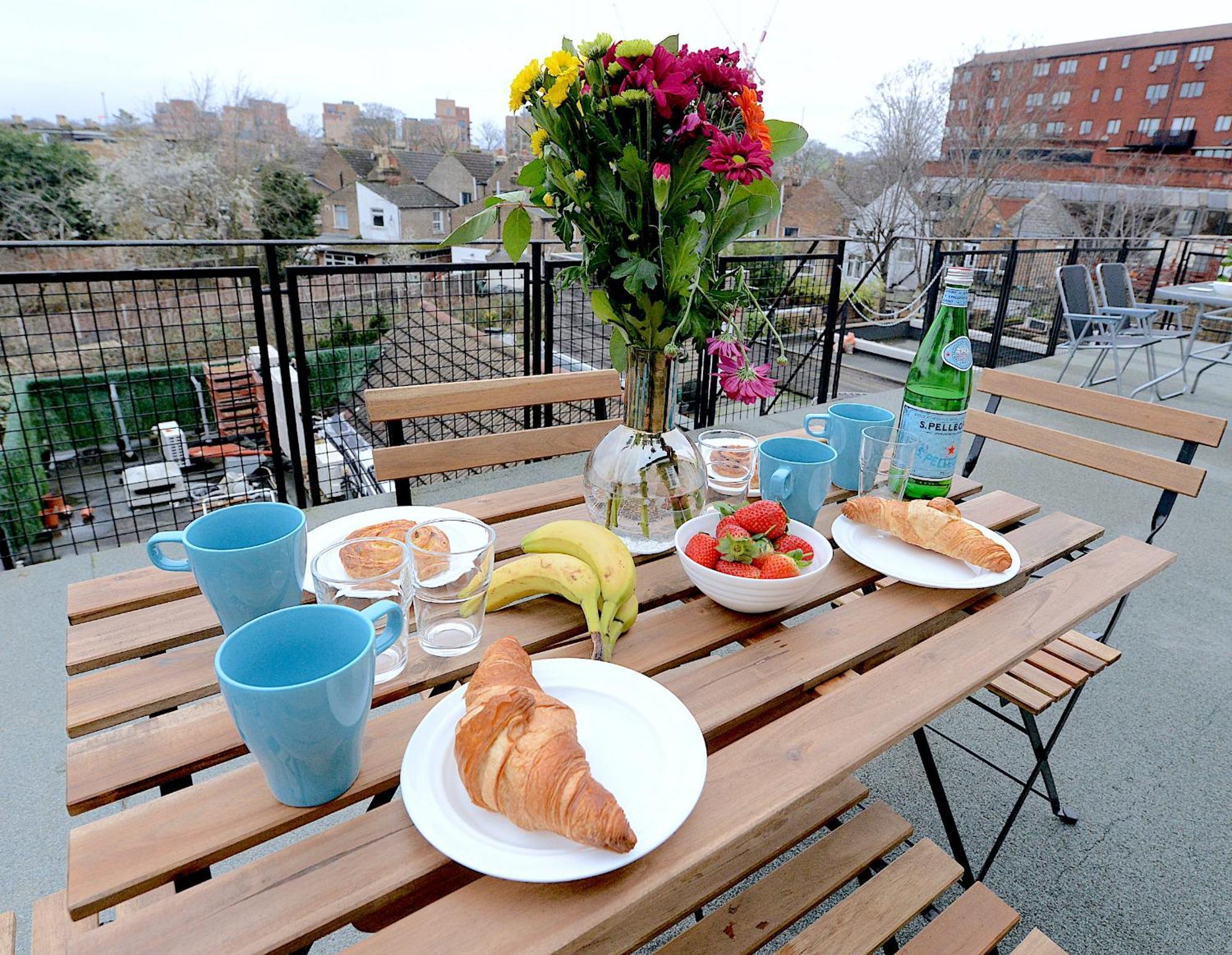 2 Bed Terraced Flat Piccadilly Line Apartment London Exterior photo