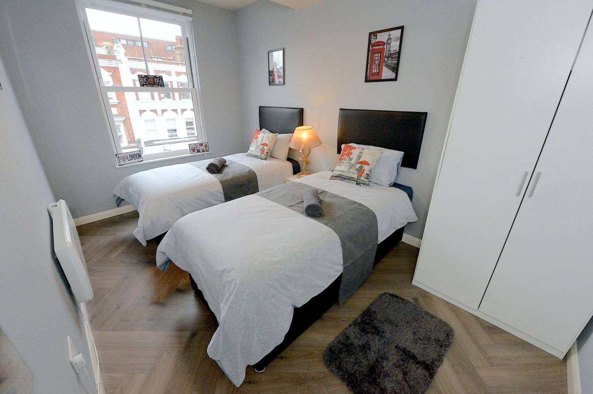 2 Bed Terraced Flat Piccadilly Line Apartment London Exterior photo