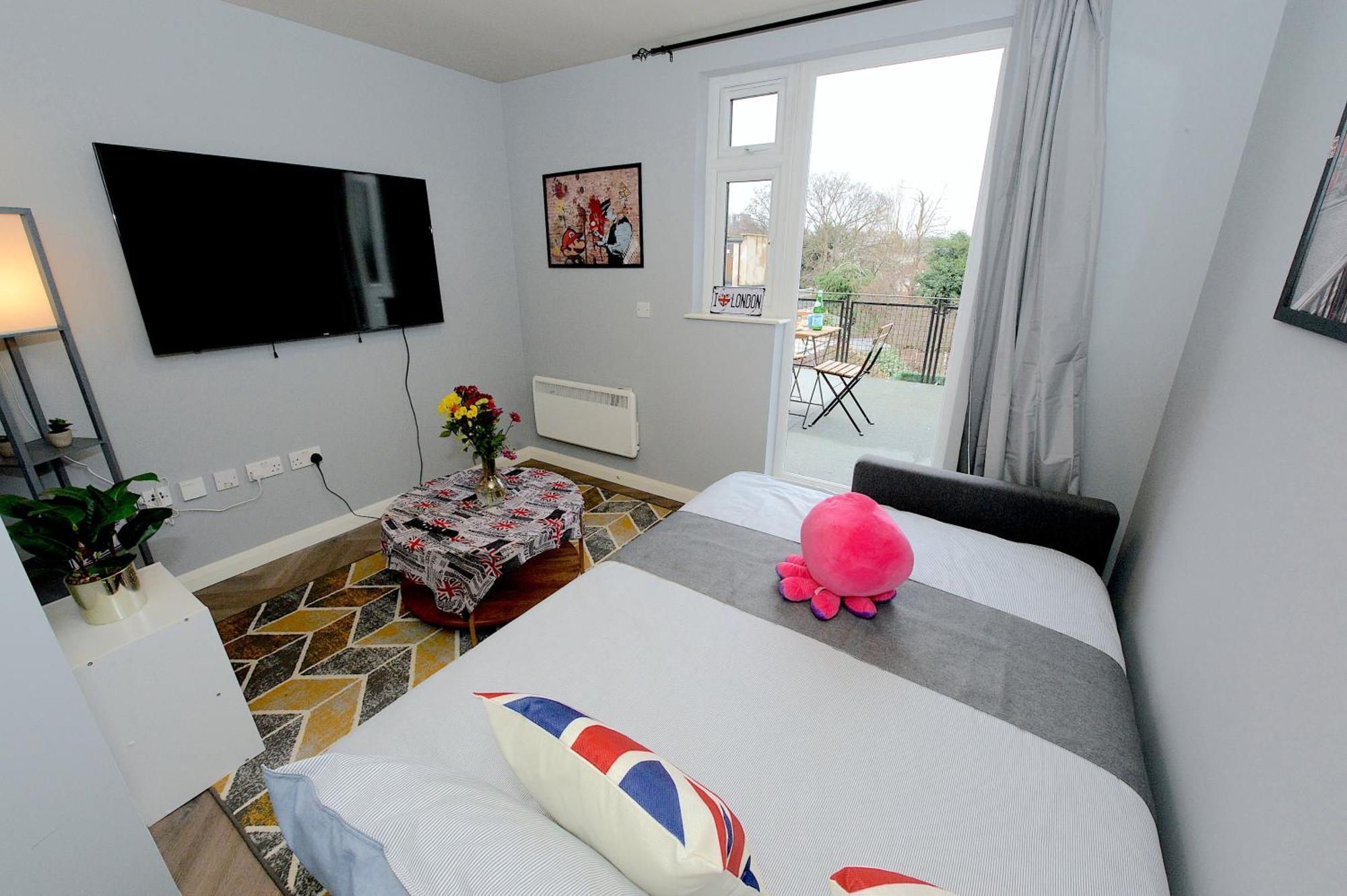 2 Bed Terraced Flat Piccadilly Line Apartment London Exterior photo